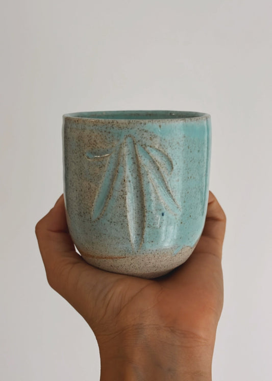 BREEZE/MUG CANDLE - SCENTED WITH FRANGIPANI