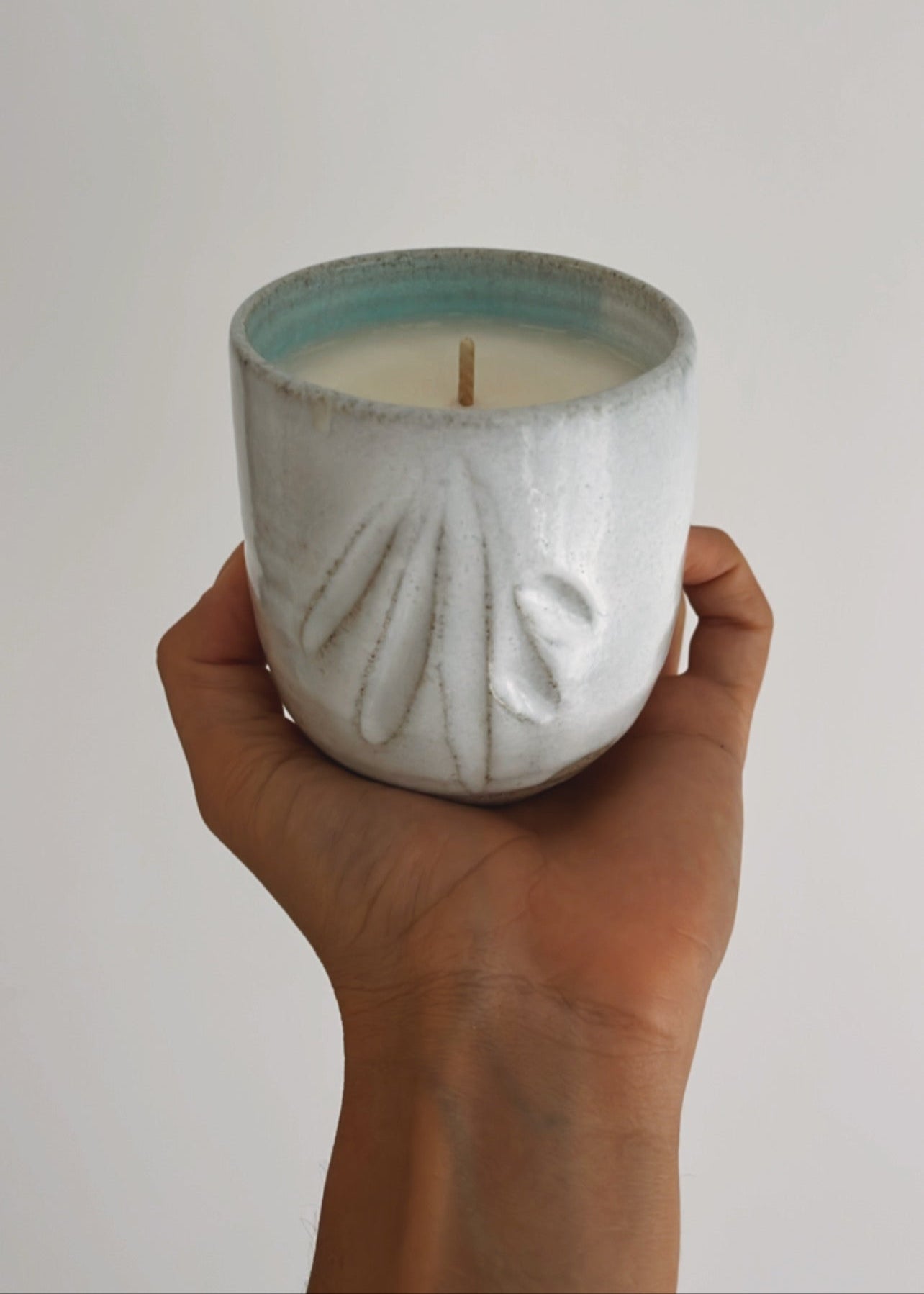 FLORA/ MUG CANDLE - SCENTED WITH COCONUT LIME