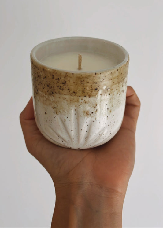SANDY/ MUG CANDLE - SCENTED WITH LAVENDER YLANG - YLANG